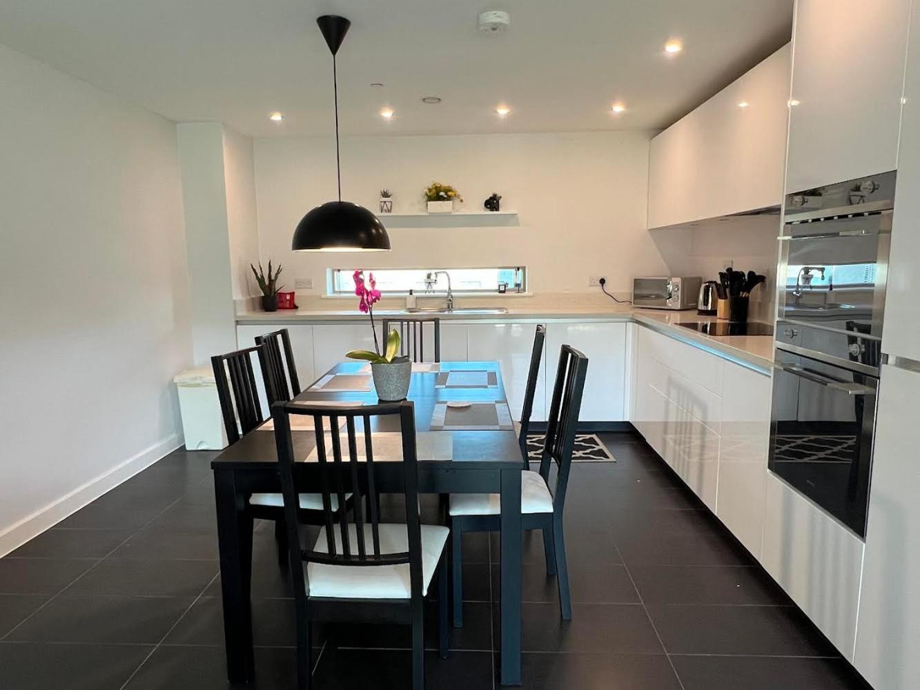 Cambridge Stays - Apartment At Addenbrooke Hospital And Bio Campus - Free Private Parking Εξωτερικό φωτογραφία